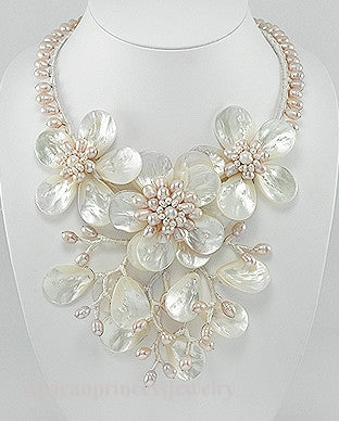 BEADED NECKLACE